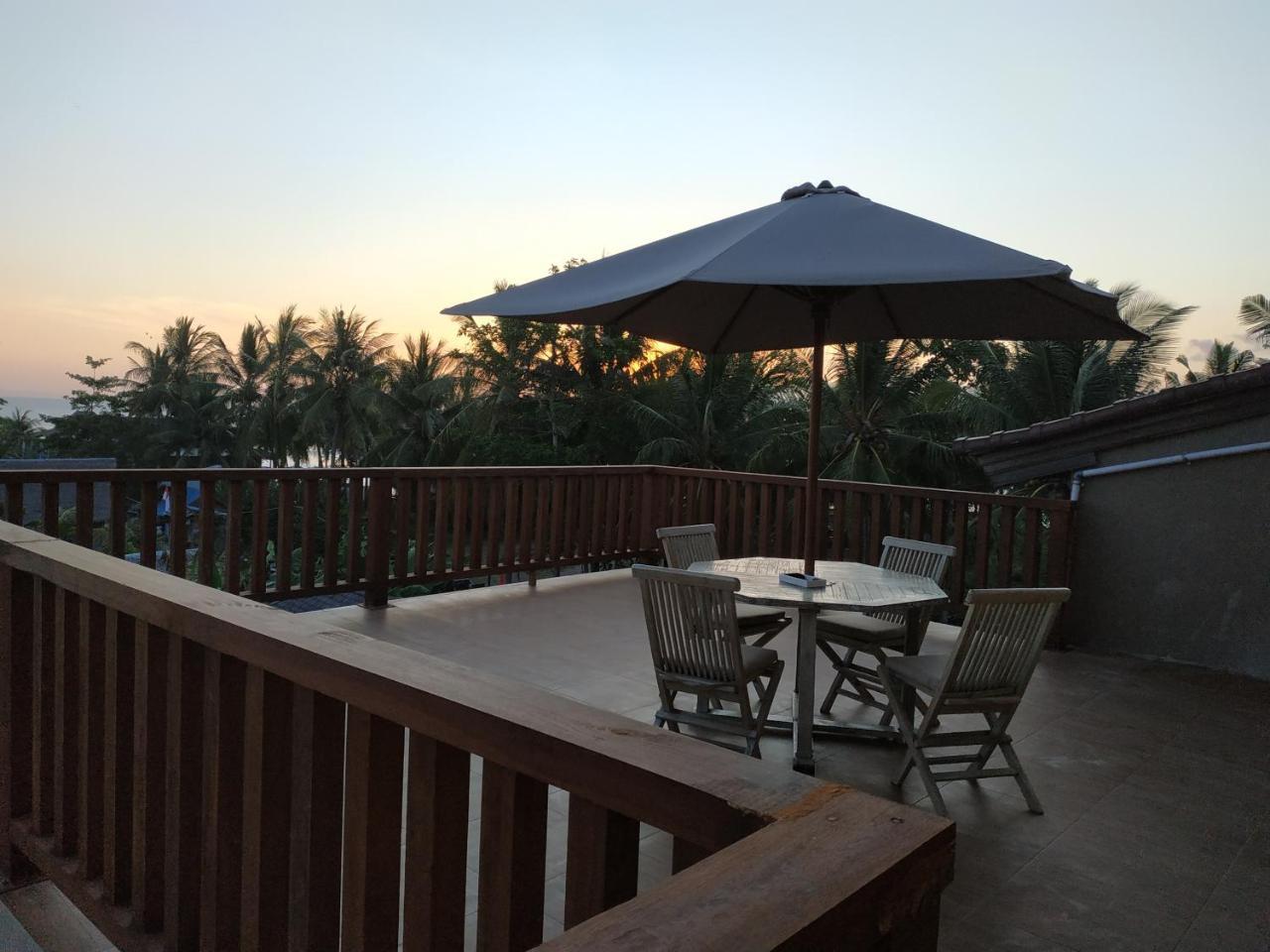 Medewi Beach Inn Pulukan Exterior photo